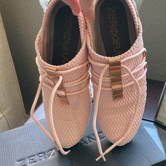 EUC! Cole Haan Zerogrand Rose Gold Quilted Sneaker - Picture 4 of 6